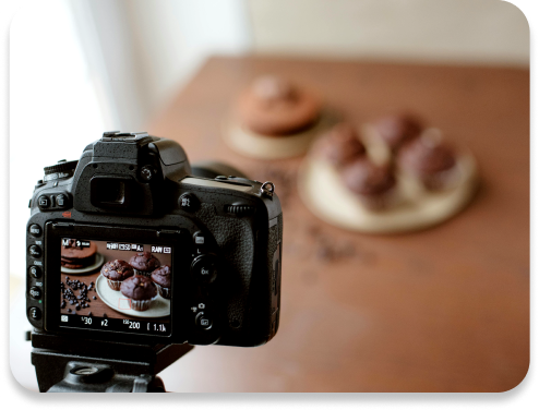 Camera photographing food
